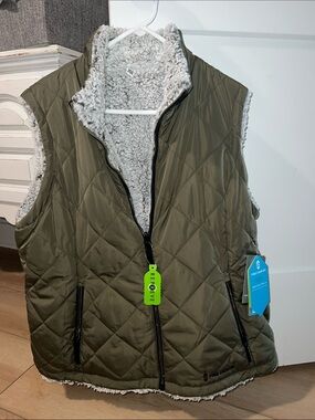 Free Country Cloud Lite Reversible Women’s XXL Quilted Sherpa-Lined Vest